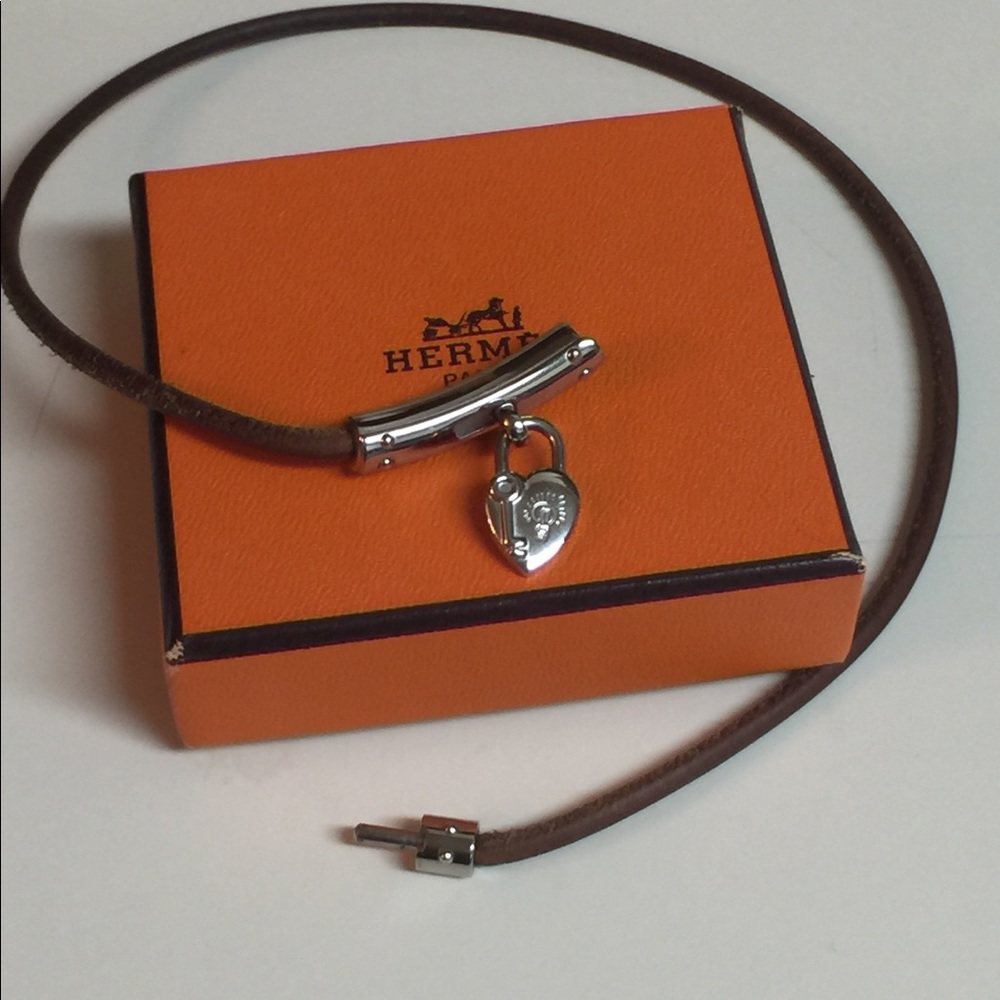 AUTHENTIC HERMES Heart Leather Choker